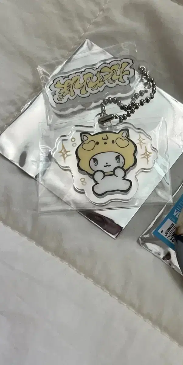 PLAVE | 플레이브 Pllave Mediheal pop up mirror keyring Mya